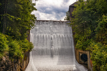 Gorges, Canyons, Waterfalls
