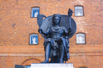 Monument «I Am Queen Mary» near a building of Royal Cast Collection in Copenhagen