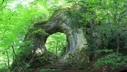 Das Felsentor bei Gößweinstein ist ein Wunder der Natur und durch Erosion entstanden.