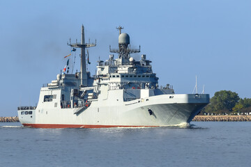 Fototapeta na wymiar Baltic sea. Large landing ship, Russia. Baltiysk