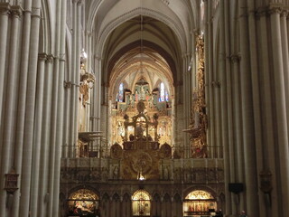 Fototapeta na wymiar cathedral of toledo