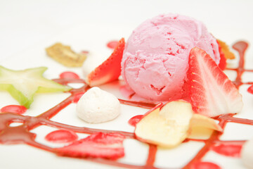 strawberry ice cream