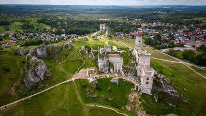 Ruiny zamku w Olsztynie koło Częstochowy - obrazy, fototapety, plakaty