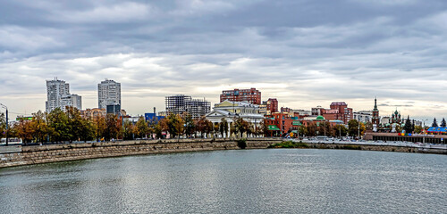 Obraz premium panoramic view of the Miass River in the city center