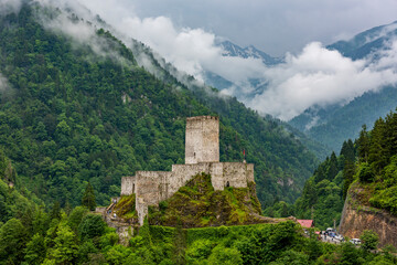Fototapeta na wymiar Zilkale Castle in Rize, Turkey. Medieval castle located in the Firtina Valley. (Zil Kale or Zil Castle).