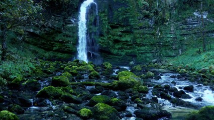 Jura - Discovering a beautiful waterfall lost in nature