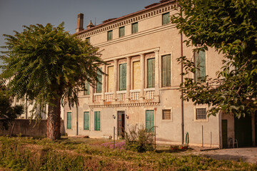 Fototapeta na wymiar Old historical villa in Italy