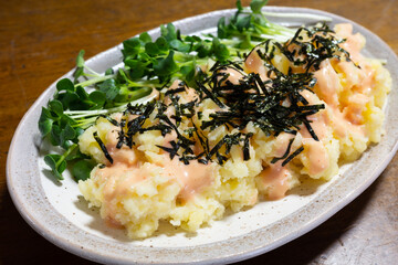 とても美味しい日本の一般家庭のポテトサラダ