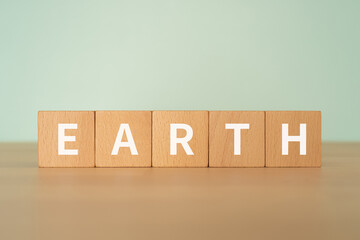地球のイメージ｜「EARTH」と書かれたブロック