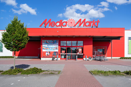 470 Media Markt Stock Photos, High-Res Pictures, and Images - Getty Images