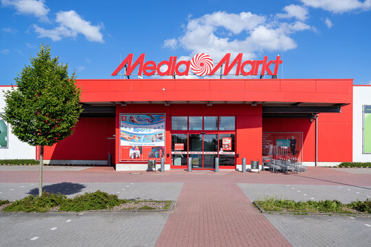 Mediamarkt store hi-res stock photography and images - Page 2 - Alamy