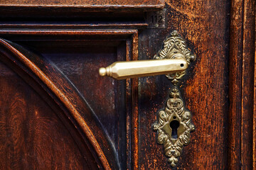 Vintage door lock and handle.