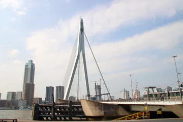 Acrylglas Duschewand mit Foto Erasmusbrücke Erasmusbrug bridge over river the Nieuwe maas in the city center of Rotterdam
