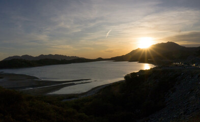 paisaje del dique al atardecer