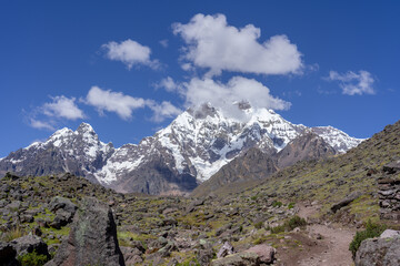 Fototapeta na wymiar Fotografías de la montaña del Ausangate en la ciudad del Cusco, Perú, By Yuri Ugarte Cespedes. 