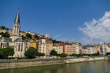 Le quartier du Vieux-Lyon au bord de la Saône