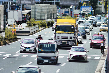 道路と自動車 交通イメージ