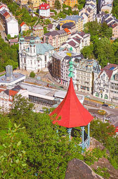Blick auf Karlsbad mit Dianatempel, Tschechien