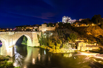 Fototapeta na wymiar Bridge San Martin in Toledo, Spain
