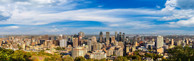 Fototapeta na wymiar Panoramic view of Montreal, Canada