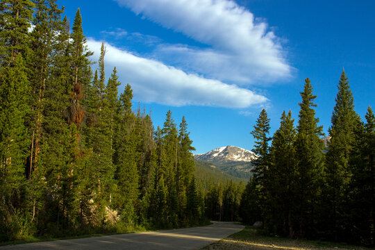 High-elevation scenic drive around Turquoise Lake near Leadville, Colorado