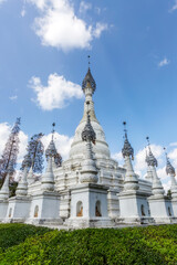 Fototapeta premium Street scene of Buddhist White Pagoda in Southeast Asia