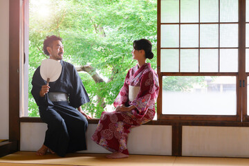 Summer images of couples and couples traveling together