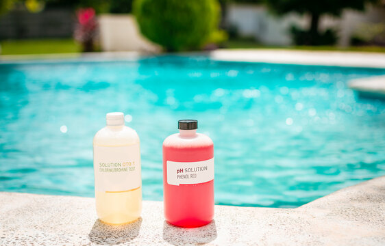 Oto and phenol Kit for pool, Water testing kit for swimming pools. Chlorine and ph analyzer kit for pools, Kit to test pool water, pH and chlorine tester for pool water