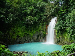 Fototapeta na wymiar Rio Celeste Wasserfall, Waterfall