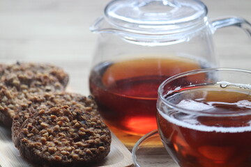 ブレイクタイムに紅茶とラスク