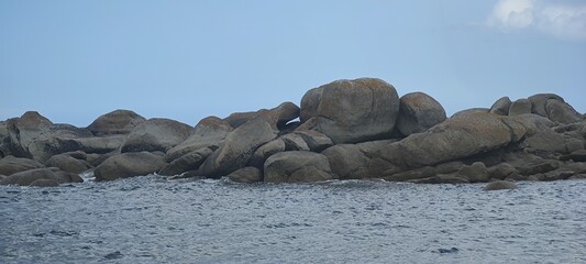 Obraz premium Felsbarriere an der bretonischen Küste