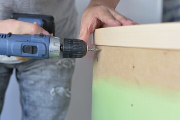 chipboard drilling with a cordless drill	