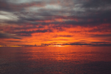 Fototapeta premium sunset over the sea