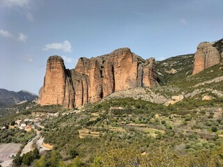 castillo de loarre y rilo de siglos