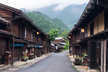 Obraz premium 早朝の妻籠宿