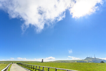 美ヶ原高原　遊歩道　美しの塔