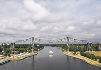 Schwebefähre (suspension ferry) in the middle of Rendsburg High Bridge (Rendsburger Hochbrücke) over Kiel Canal. Schleswig-Holstein, Germany