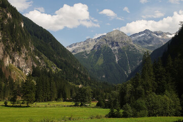 Fototapeta na wymiar Koetschachtal valley in Gasteinertal, Austria 