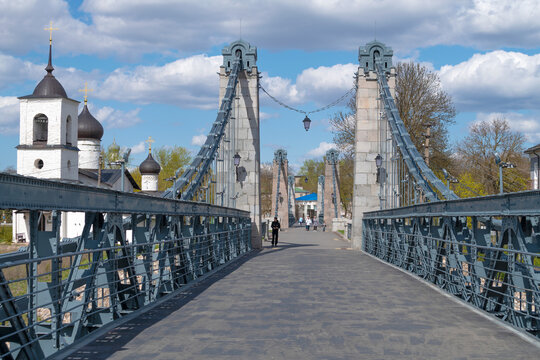 Sunny May day on city chain bridges, Ostrov