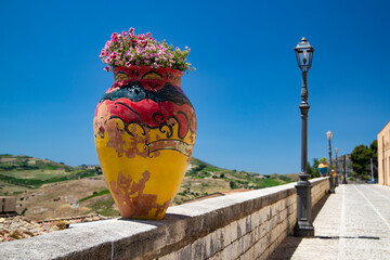 Sicilia vaso con fiori 