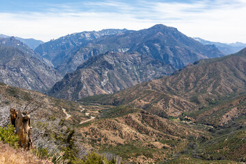 Fototapeta na wymiar Panoramic Point Overlook - Kings Canyon Park, California