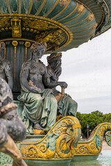 Statues de la Fontaine des Mers sur la Place de la Concordre à Paris