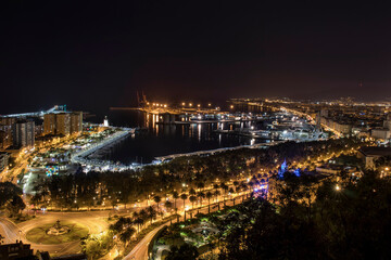 Fototapeta na wymiar Nightshot of the Harbor of Malaga, Spain