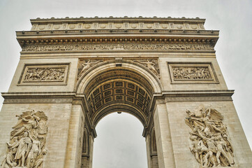 Fototapeta na wymiar Arc de triomphe etoile in Paris