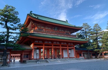 平安神宮 青空の下の応天門