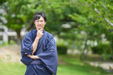 着物姿の男性