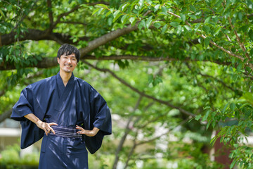 着物姿の男性