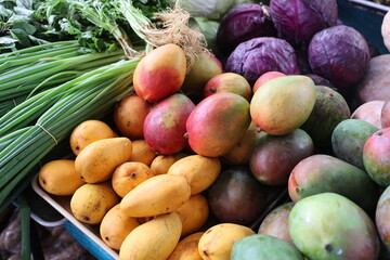 market mangoes 