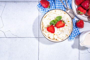 Cottage cheese with fresh strawberry