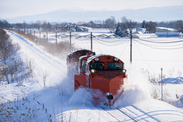 宗谷本線を行くDE15ラッセル車